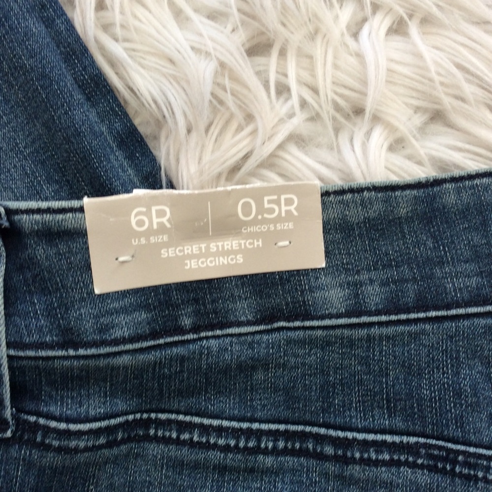 NWT Chico’s Velvet Appliqué Jegging Jeans - Picture 8 of 13